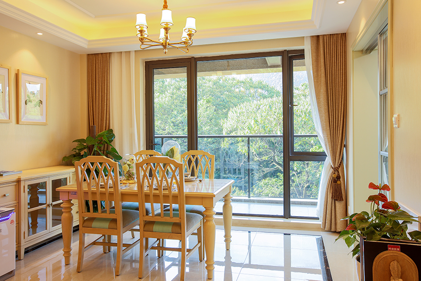 餐厅.jpg 餐厅.jpg