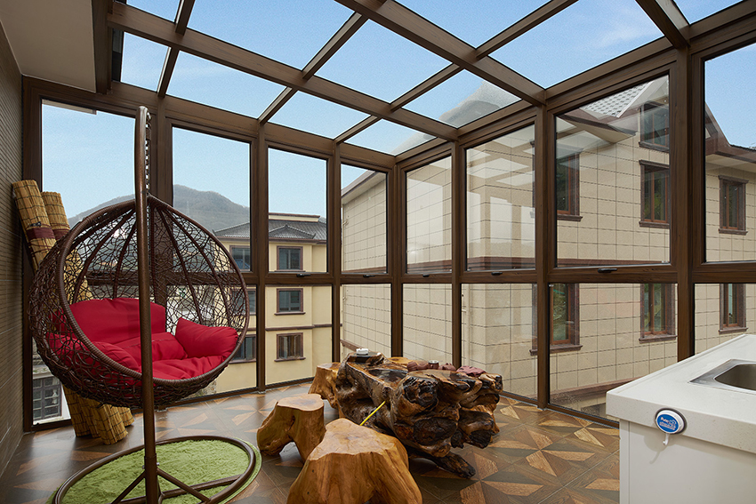 阳台.jpg 阳台.jpg