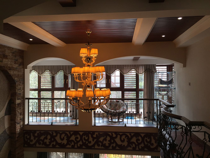 二楼阳台.jpg 二楼阳台.jpg