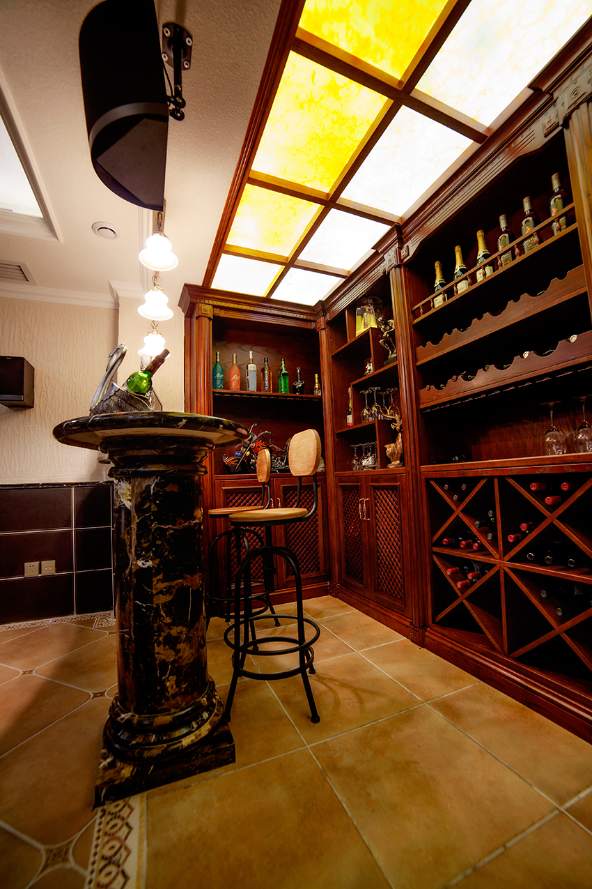 负一层吧台.jpg 负一层吧台.jpg