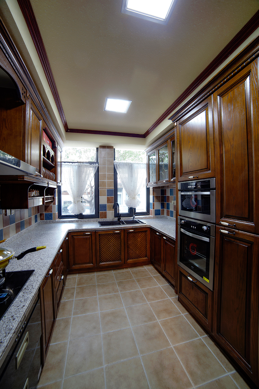 一层中厨.jpg 一层中厨.jpg