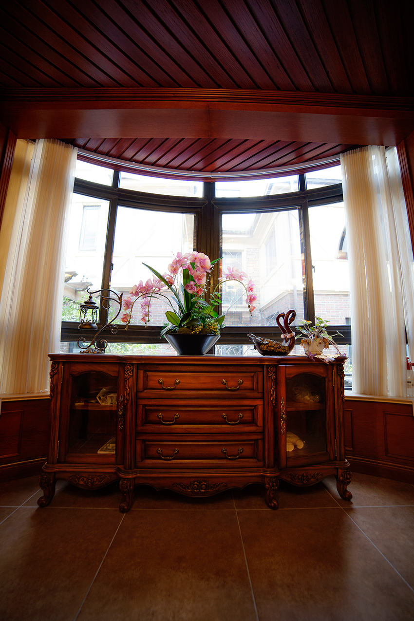 一层餐厅餐边柜.jpg 一层餐厅餐边柜.jpg