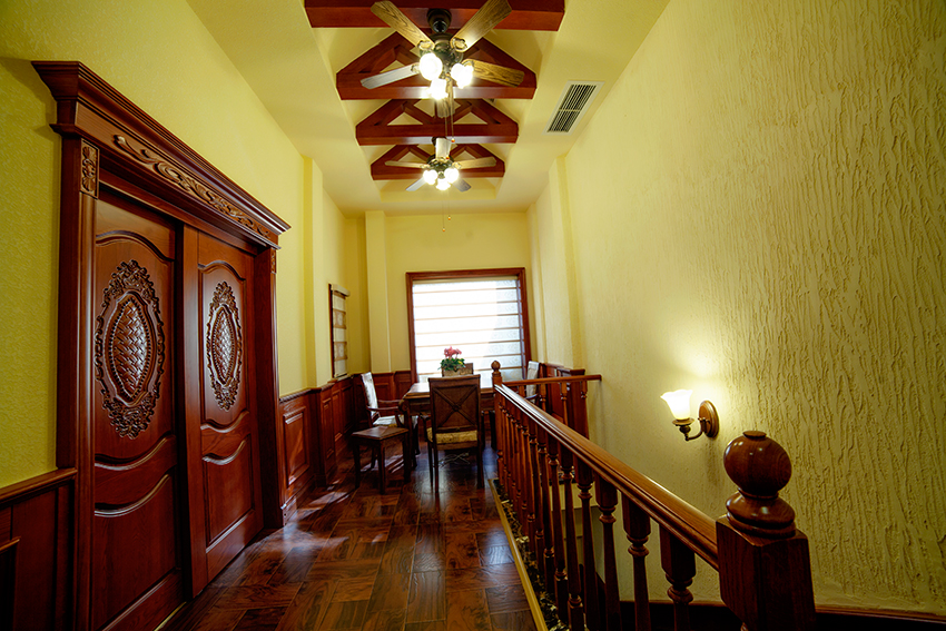 三层过道.jpg 三层过道.jpg