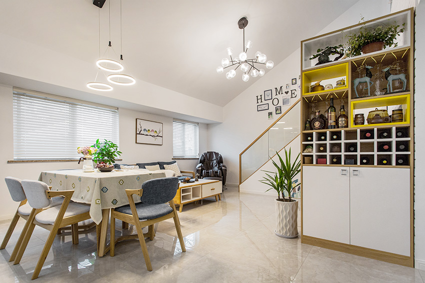 餐厅.jpg 餐厅.jpg