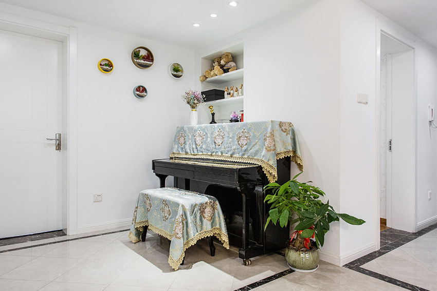 钢琴.jpg 钢琴.jpg