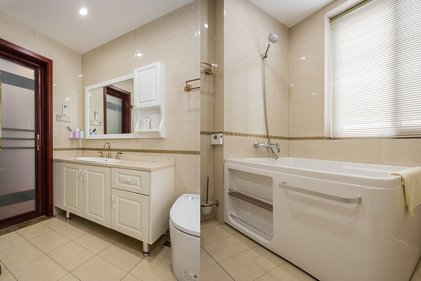 卫生间.jpg 卫生间.jpg