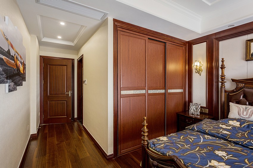 主卧.jpg 主卧.jpg