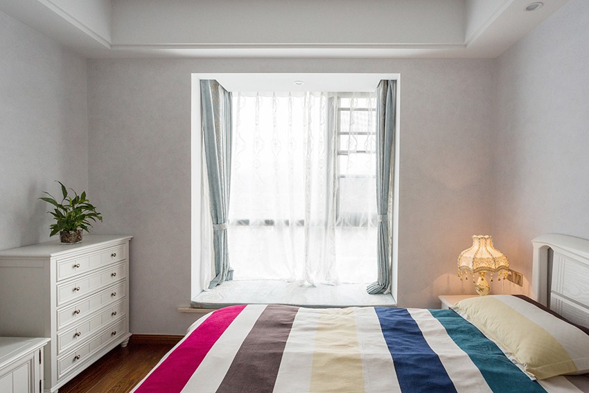 主卧装修效果图.jpg 主卧装修效果图.jpg