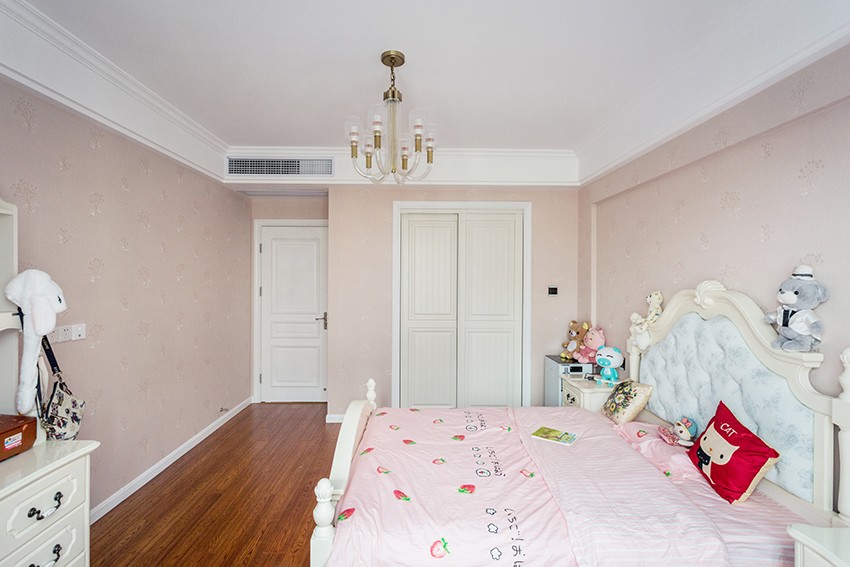 女儿房装修实景图.jpg 女儿房装修实景图.jpg