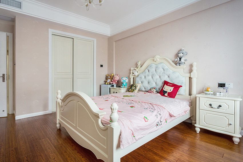 女儿房装修实景图.jpg 女儿房装修实景图.jpg