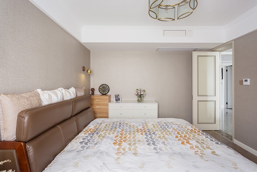 次卧装修实景图.jpg 次卧装修实景图.jpg