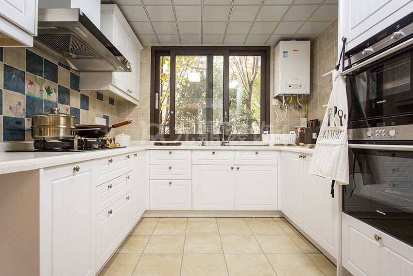 厨房.jpg 厨房.jpg