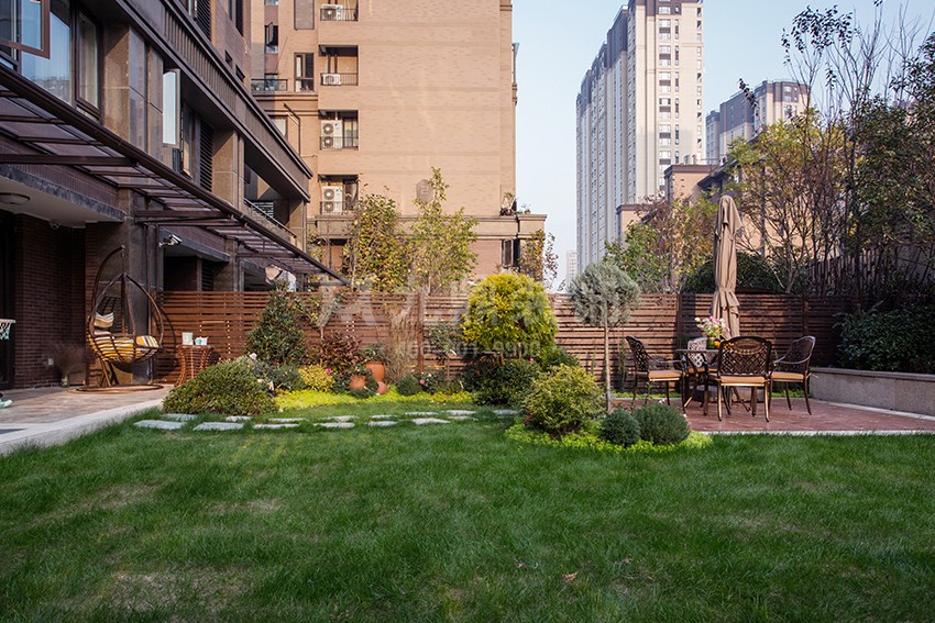 庭院.jpg 庭院.jpg