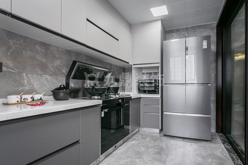 厨房.jpg 厨房.jpg