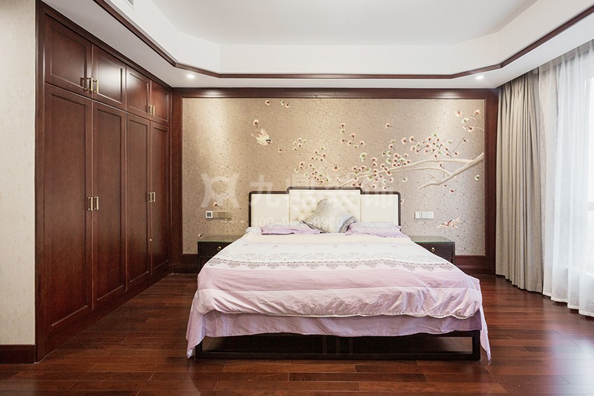 主卧装修效果图.jpg 主卧装修效果图.jpg