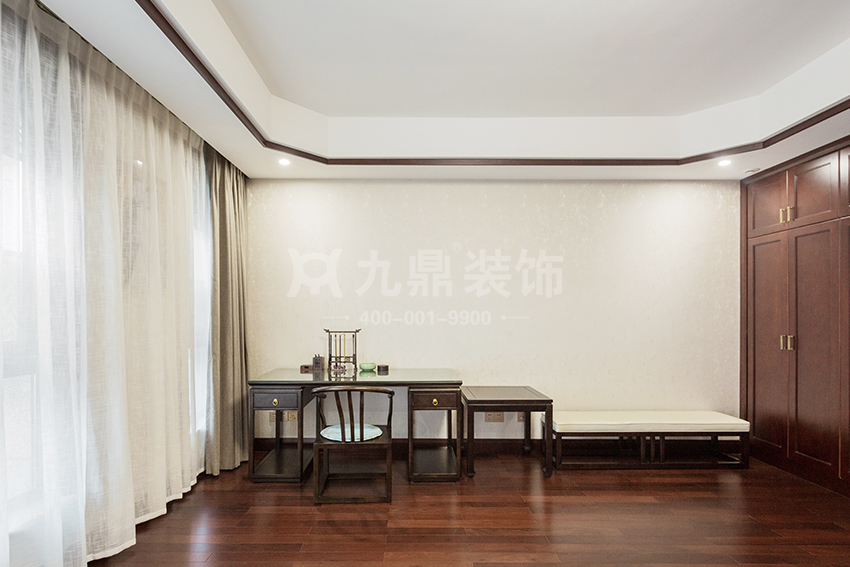 主卧装修效果图.jpg 主卧装修效果图.jpg