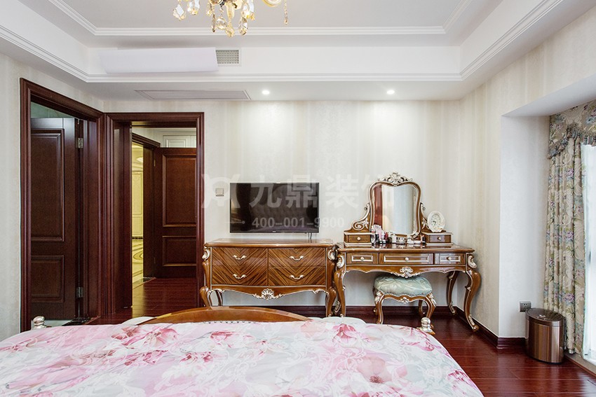 主卧装修效果图.jpg 主卧装修效果图.jpg