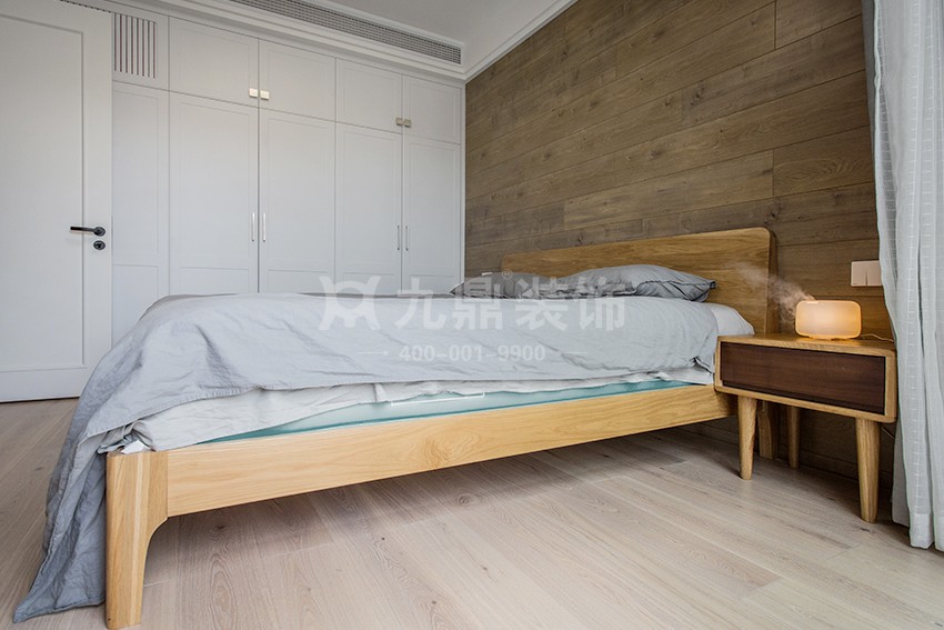 主卧装修效果图.jpg 主卧装修效果图.jpg