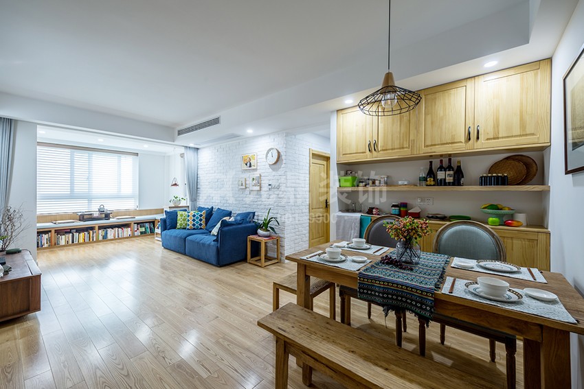 客餐厅.jpg 客餐厅.jpg