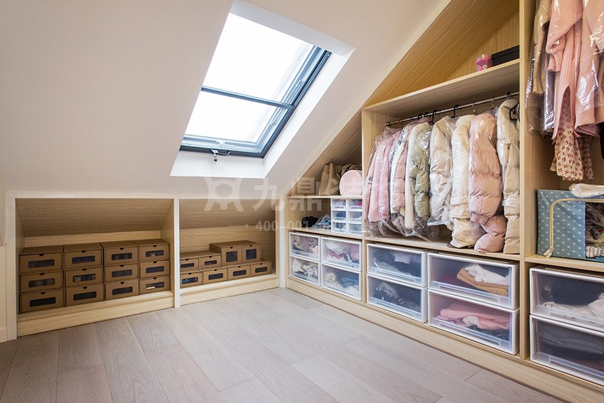 衣帽间装修图.jpg 衣帽间装修图.jpg