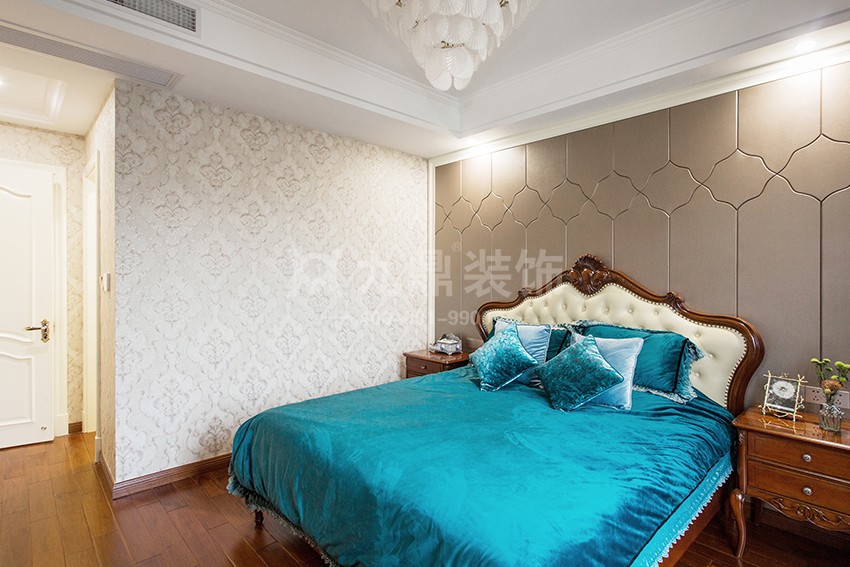 主卧装修效果图.jpg 主卧装修效果图.jpg