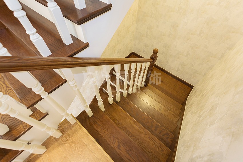 楼梯装修效果图.jpg 楼梯装修效果图.jpg