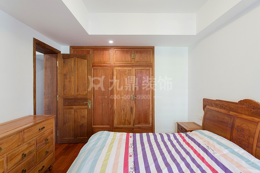 卧室装修效果图.jpg 卧室装修效果图.jpg