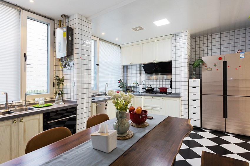 厨房装修效果图.jpg 厨房装修效果图.jpg