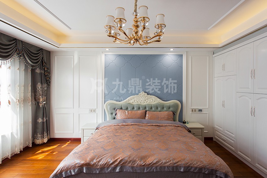 主卧装修效果图.jpg 主卧装修效果图.jpg