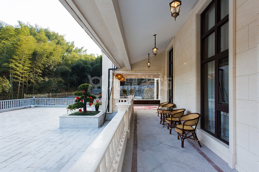 别墅外走廊.jpg 别墅外走廊.jpg