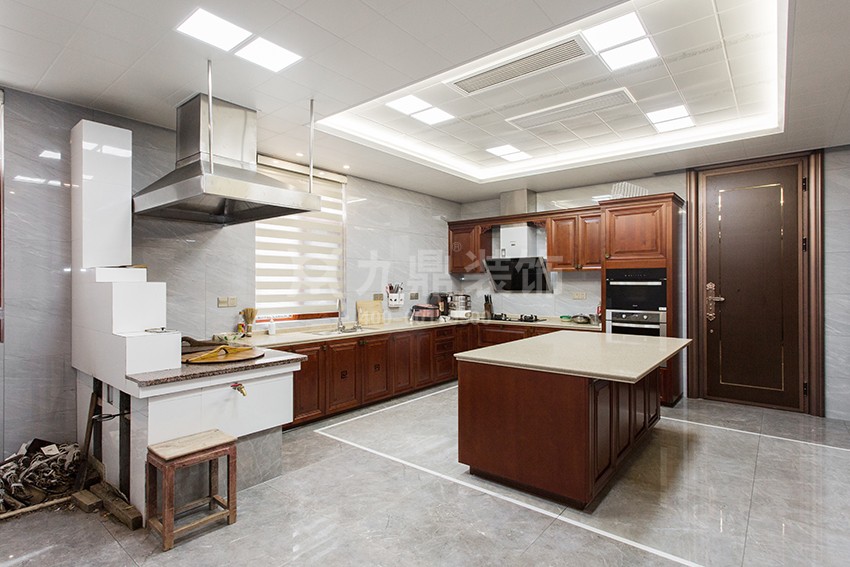 厨房装修效果图.jpg 厨房装修效果图.jpg