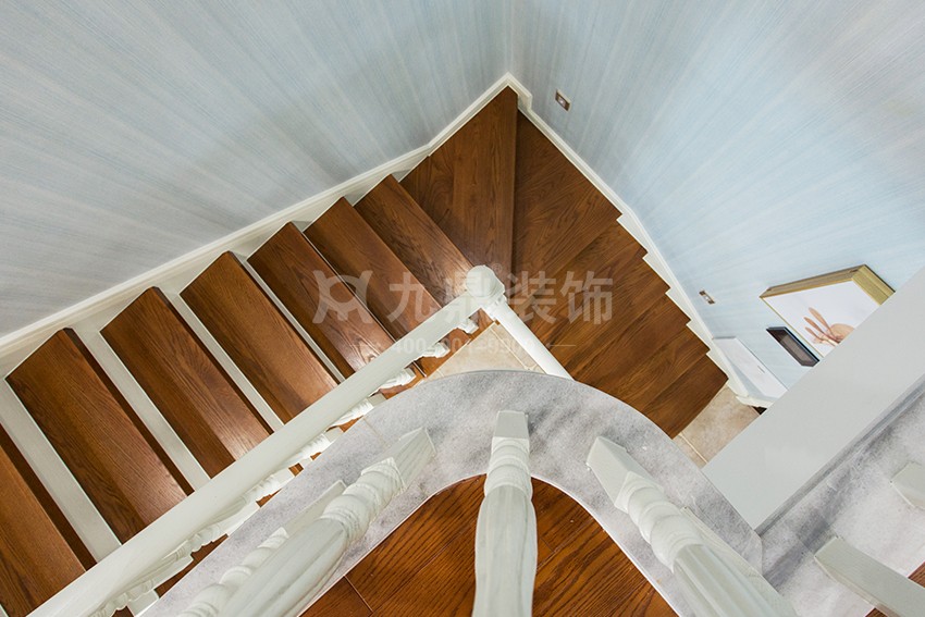 楼梯装修效果图.jpg 楼梯装修效果图.jpg