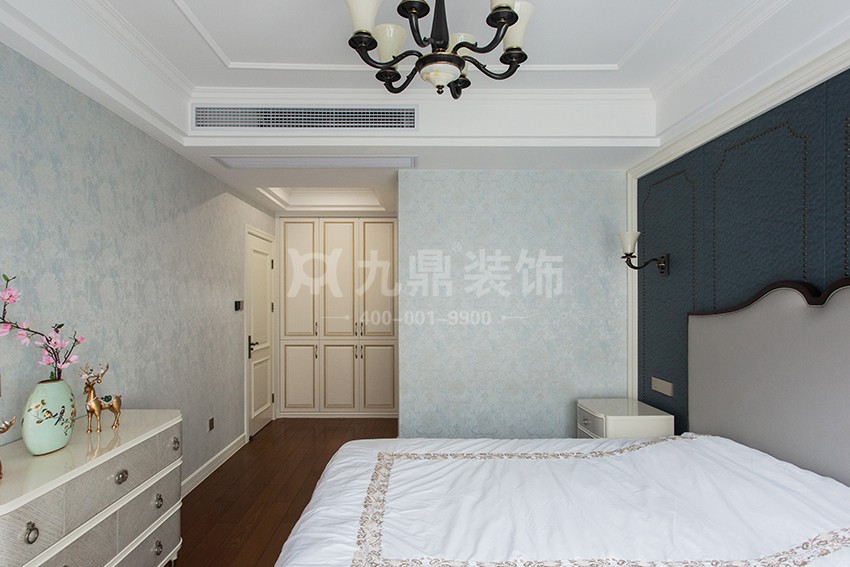 主卧装修效果图.jpg 主卧装修效果图.jpg