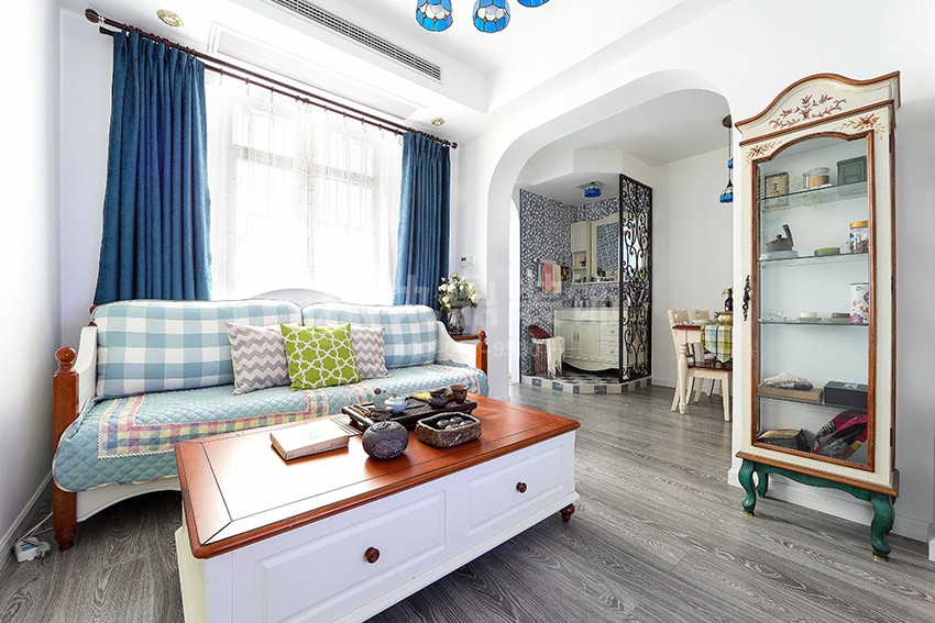 客厅装修效果图.jpg 客厅装修效果图.jpg