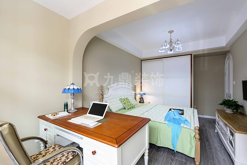 主卧装修效果图.jpg 主卧装修效果图.jpg