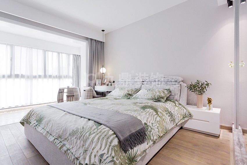 主卧装修效果图.jpg 主卧装修效果图.jpg