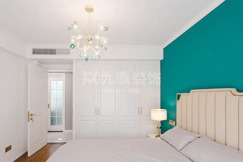 主卧装修效果图.jpg 主卧装修效果图.jpg