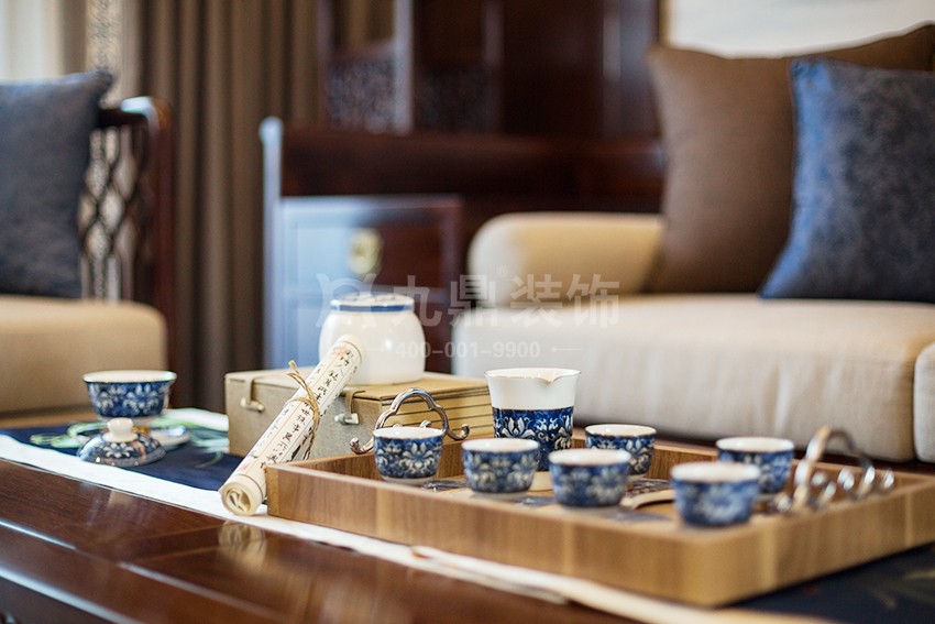 餐桌装修效果图.jpg 餐桌装修效果图.jpg