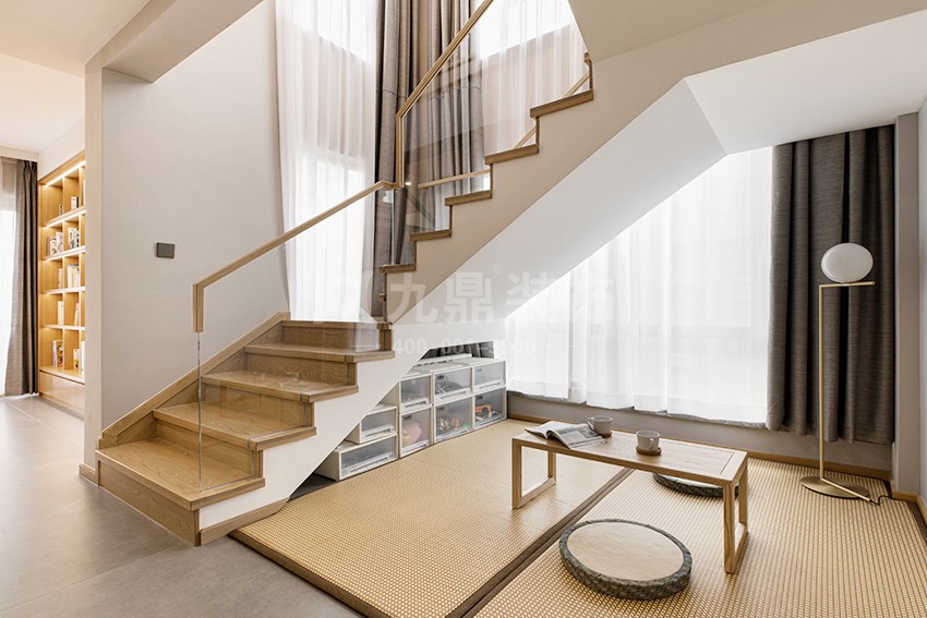 楼梯装修实景图 楼梯装修实景图