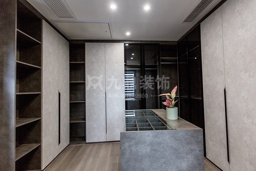 别墅衣帽间装修图 别墅衣帽间装修图
