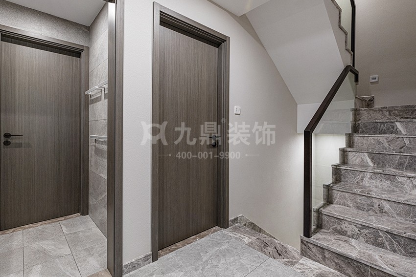 别墅楼梯装修实景图 别墅楼梯装修实景图