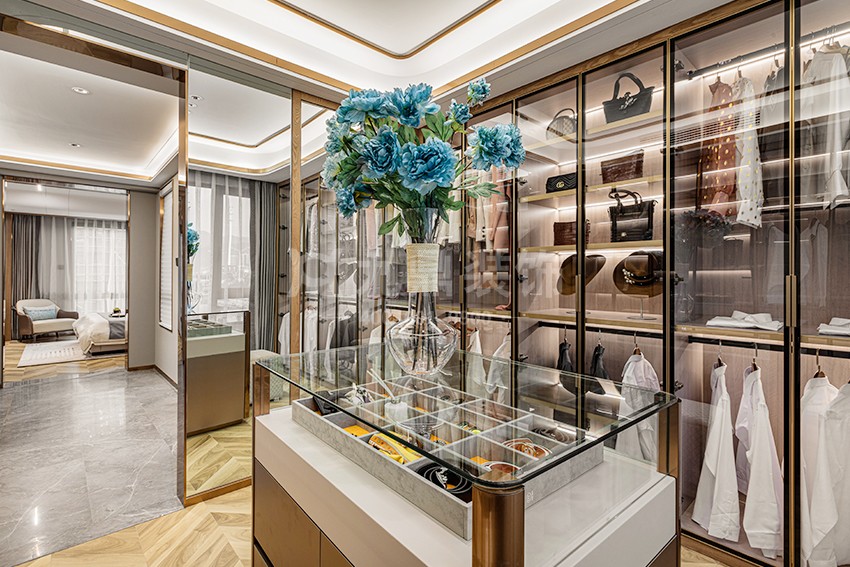 别墅衣帽间装修效果图 别墅衣帽间装修效果图