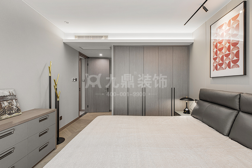 主卧装修实景图